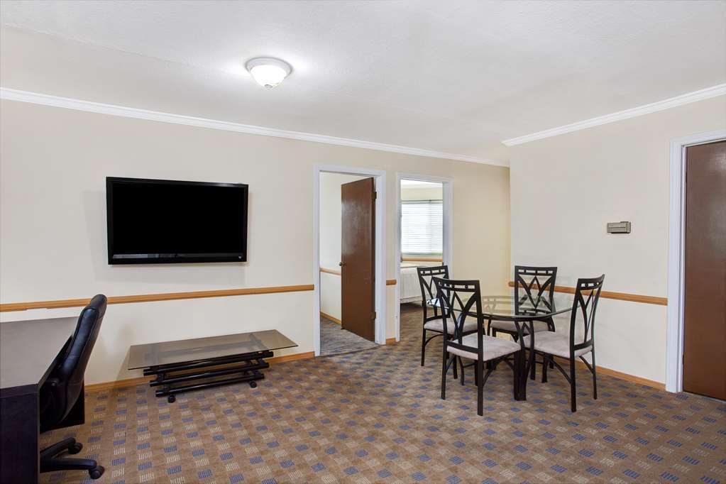 Travelodge By Wyndham Culver